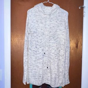 Dakini hooded sweater